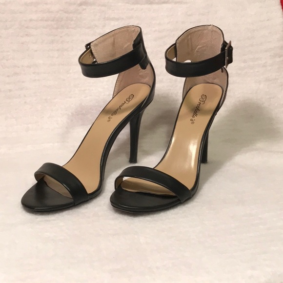 Breckelle’s Heeled Sandals - Picture 2 of 6